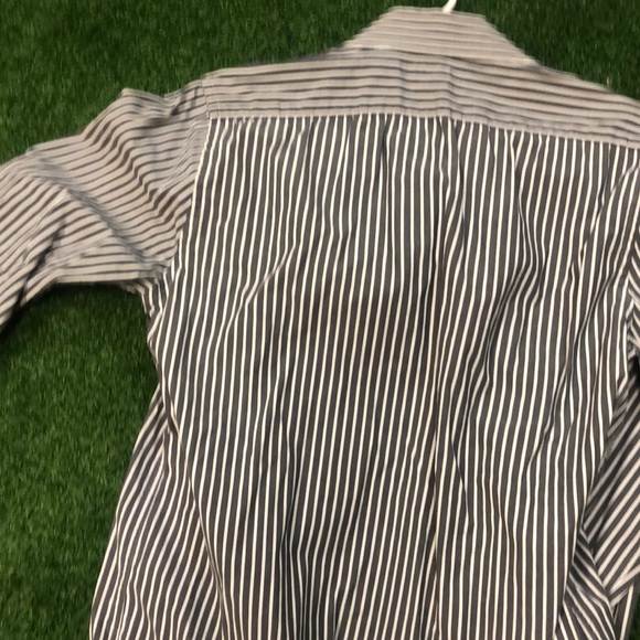 Express button down - Picture 3 of 3